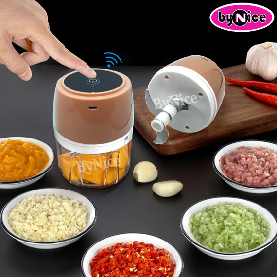 https://www.bynice.mu/image/catalog/Kitchen%20Accessories/one-click-garlic-chopper.jpg